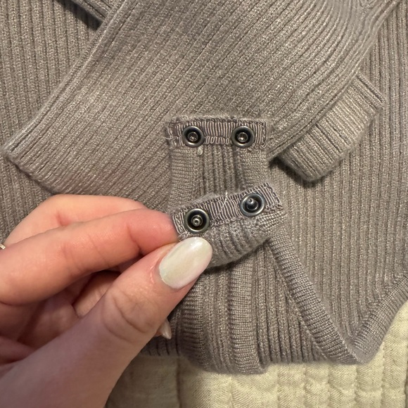 NWOT! Abercrombie & Fitch LuxeLoft Wrap Sweater Bodysuit - S - Picture 7 of 11